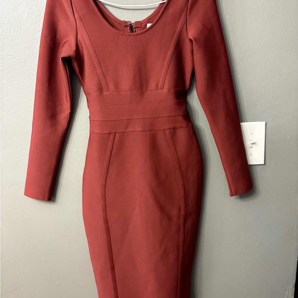 ALIEVA Chic Long Sleeve Burgundy Dress